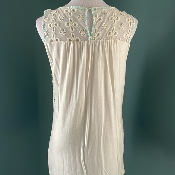 Jennifer Lopez top lace overlay - Picture 3 of 6